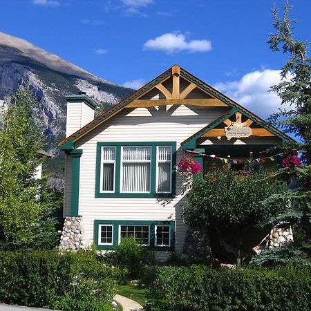 Avens Renaissance B&B Canmore Exterior photo