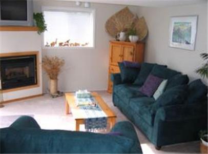 Avens Renaissance B&B Canmore Room photo